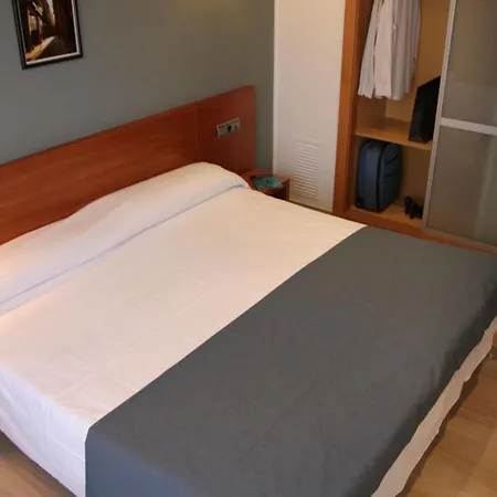 Apartahotel Independencia 2*